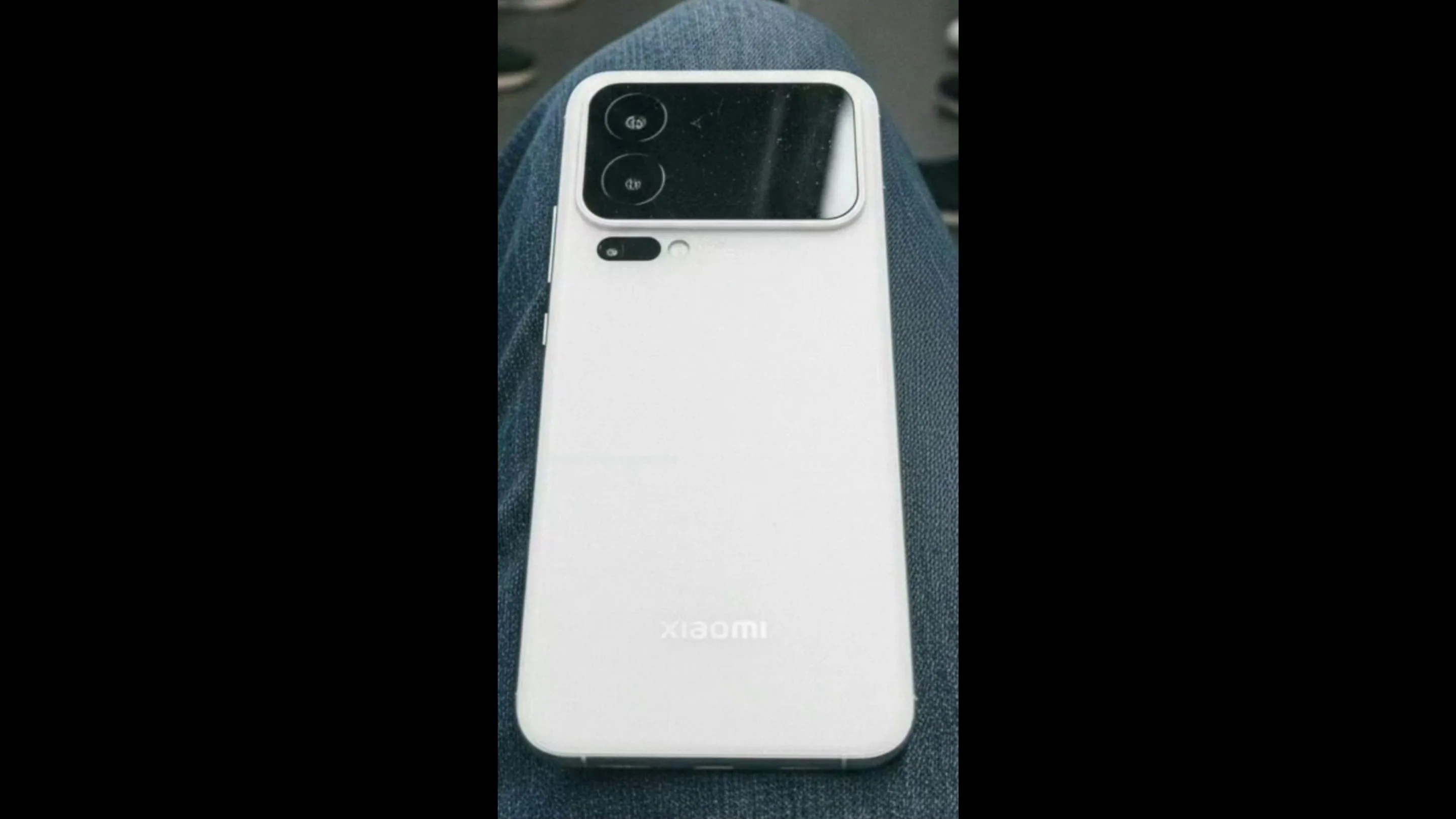 Xiaomi 16: Vazamento aponta retorno da tela traseira do Mi 11 Ultra 2 Xiaomi 16