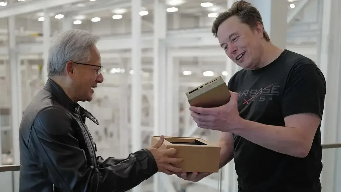 Jensen Huang entrega PCs DGX Spark a Elon Musk e Sam Altman