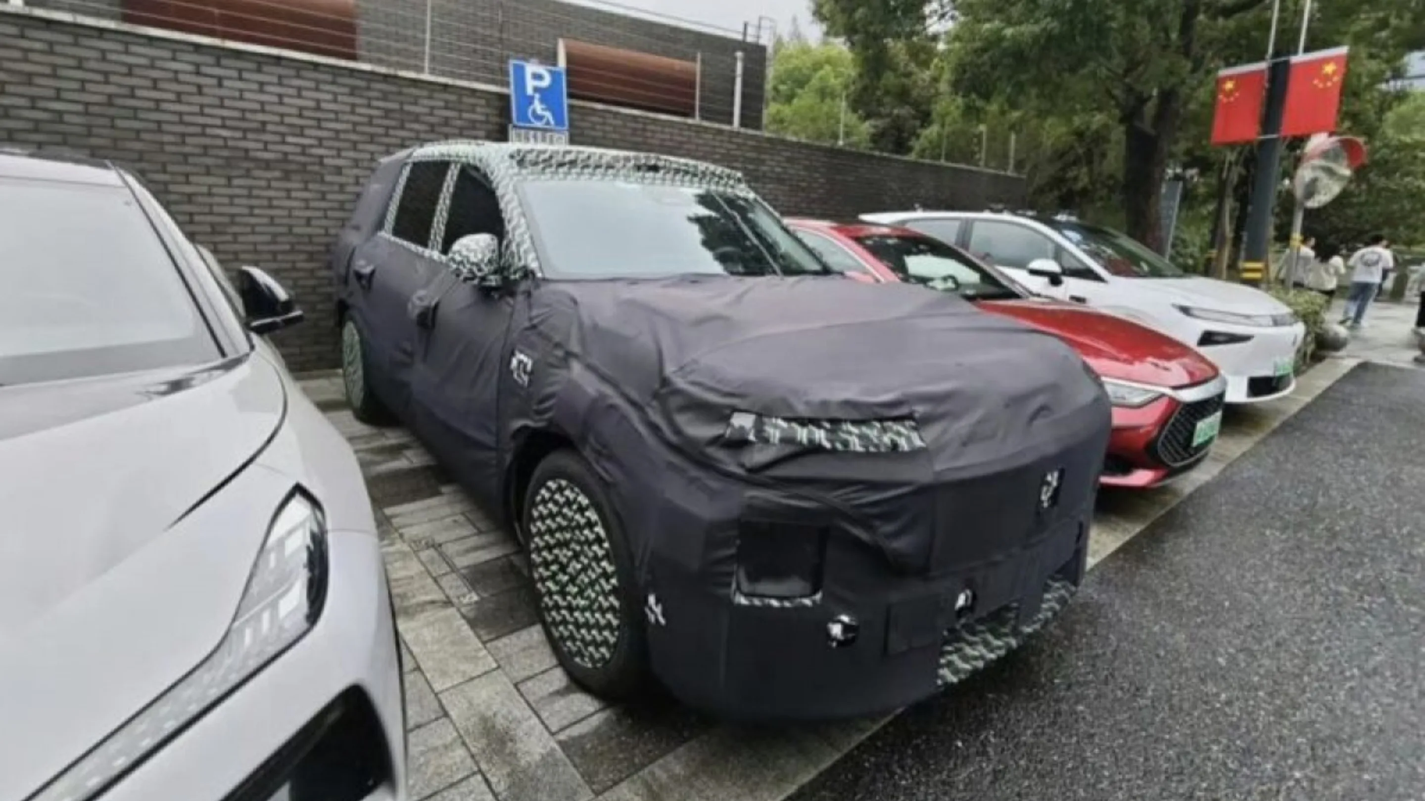 Xiaomi YU9: CEO revela fotos do novo SUV em testes a 4.000m 2 Xiaomi YU9