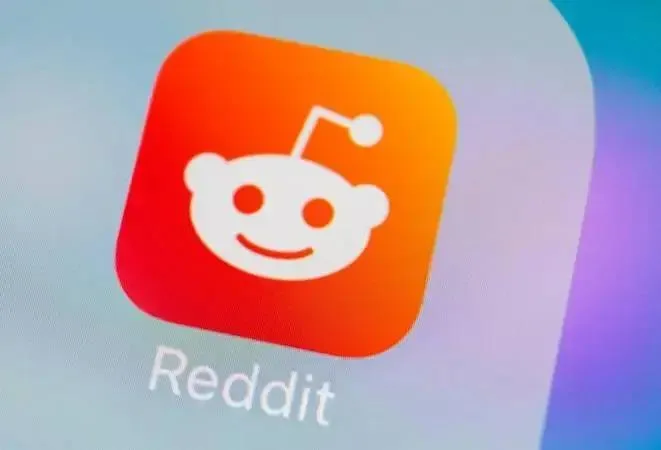 Reddit processa Perplexity por uso ilegal de dados de fóruns