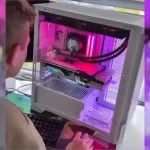 Gamer joga Battlefield 6 em tela de cooler líquido da CPU