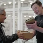 Jensen Huang entrega PCs DGX Spark a Elon Musk e Sam Altman