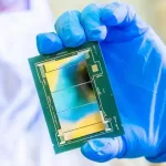 Intel prioriza CPUs de data center e alerta para aumento de preços