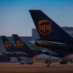 Confusão na alfândega resulta em embalagens destruídas pela UPS