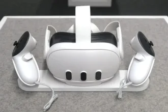 28j5mE1u alan dye meta design xr vision pro 2