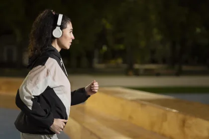 WStMc83O de tiro medio correndo a noite