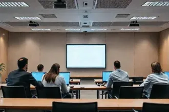 Empresas investem em treinamento prático para fechar lacunas de habilidades