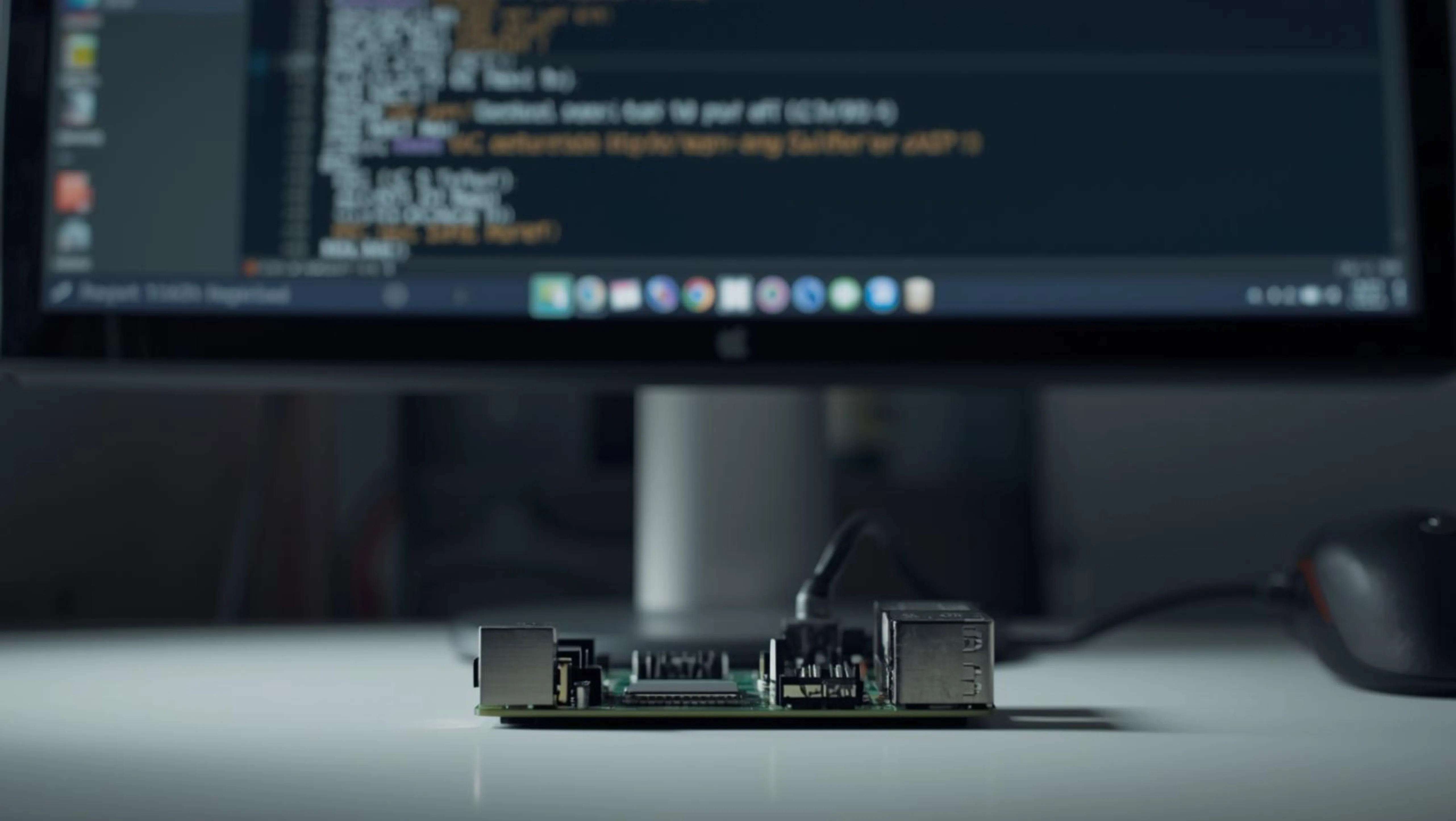 Raspberry Pi 5 rodando Devuan 6 Excalibur em modo terminal com configuração inicial