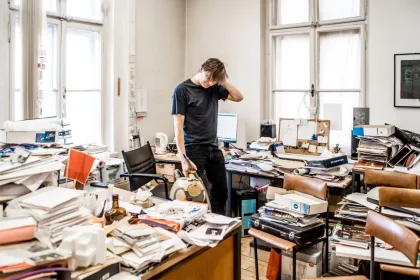 Imagem que ilustra o ambiente linux cheio de arquivos desnecessários ocupando espaço. Aprenda como liberar espaço no linux.