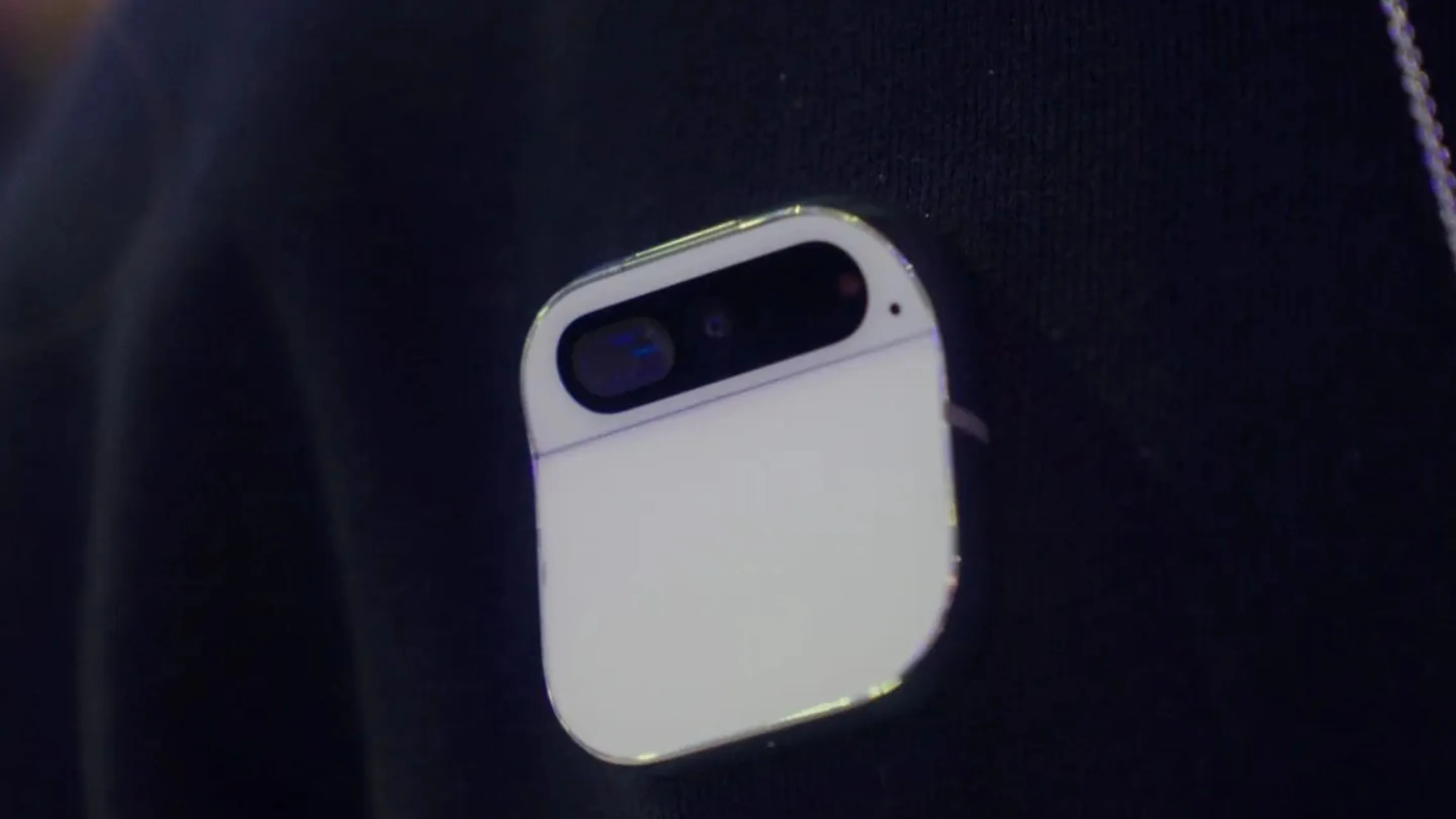 IOvT0Cqb dispositivo ia apple 2027