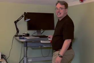 Linus Torvalds testando Vibe Coding no AudioNoise com Antigravity e Gemini.