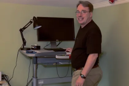 Linus Torvalds testando Vibe Coding no AudioNoise com Antigravity e Gemini.