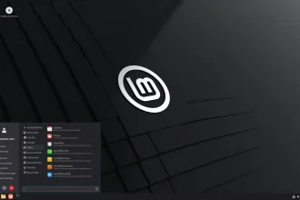 Notebook exibindo o desktop do Linux Mint, representando o lançamento do Linux Mint 22.3 “Zena” com Kernel 6.14 e Cinnamon 6.6.