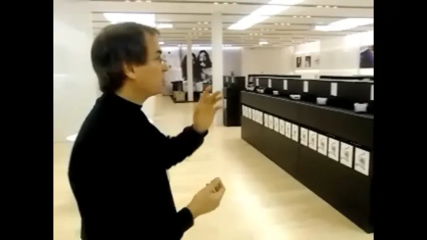 MB8KV2Gs apple store 25 anos 2