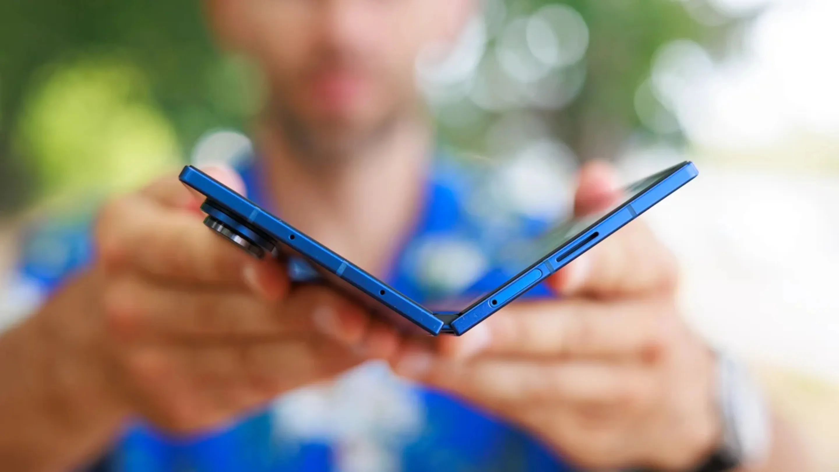 Celular dobrável mais fino: Samsung Z Fold 8 e mercado 7 6XT9b1Rc dobravel mais fino samsung apple
