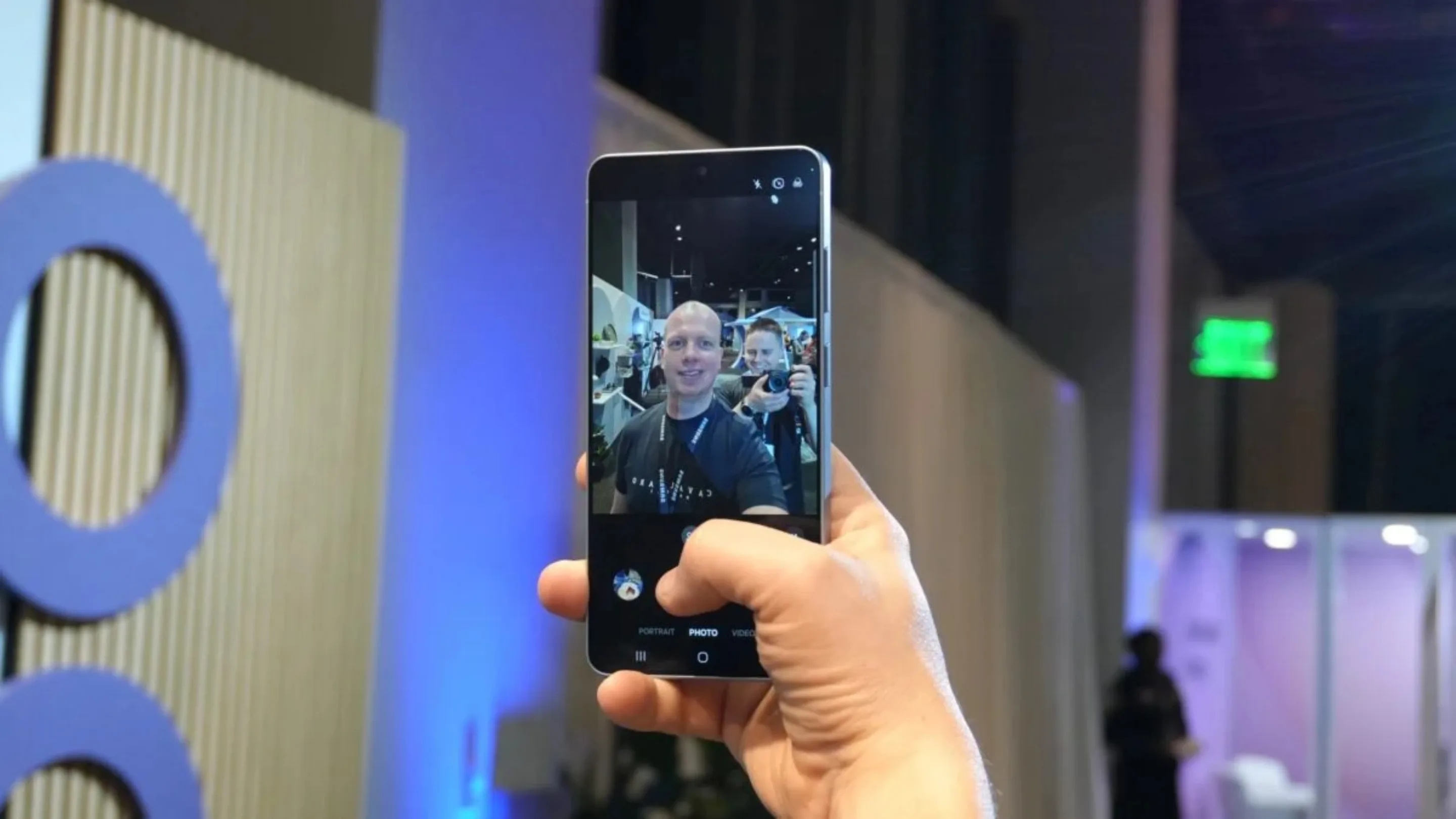 Câmera do Galaxy S27 pode ganhar selfie de 16 MP 2 w7GpM9Ht do galaxy s27 selfie 16mp