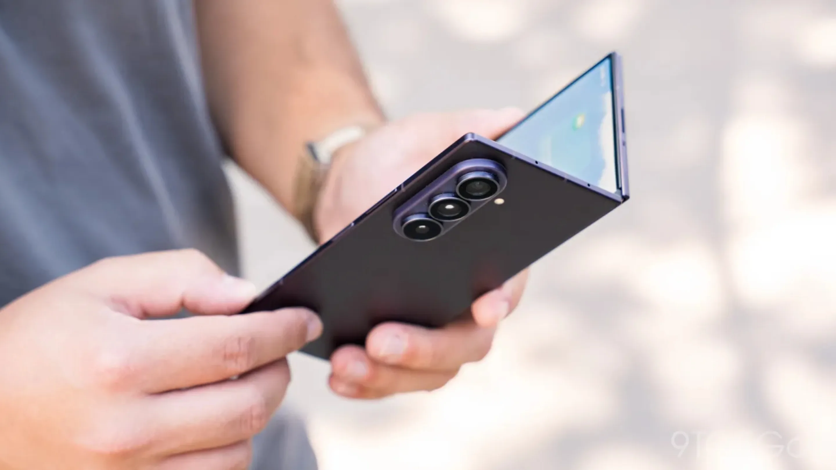 Galaxy Z Fold 8 Ultra falha no teste de flexão 2 C3iT0EGr z fold 8 ultra teste