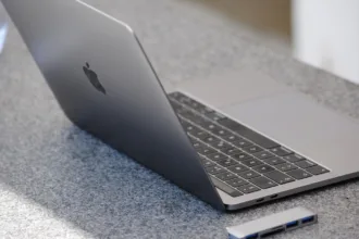 zhfen1gV lyrl macbook pro 2381729 1920