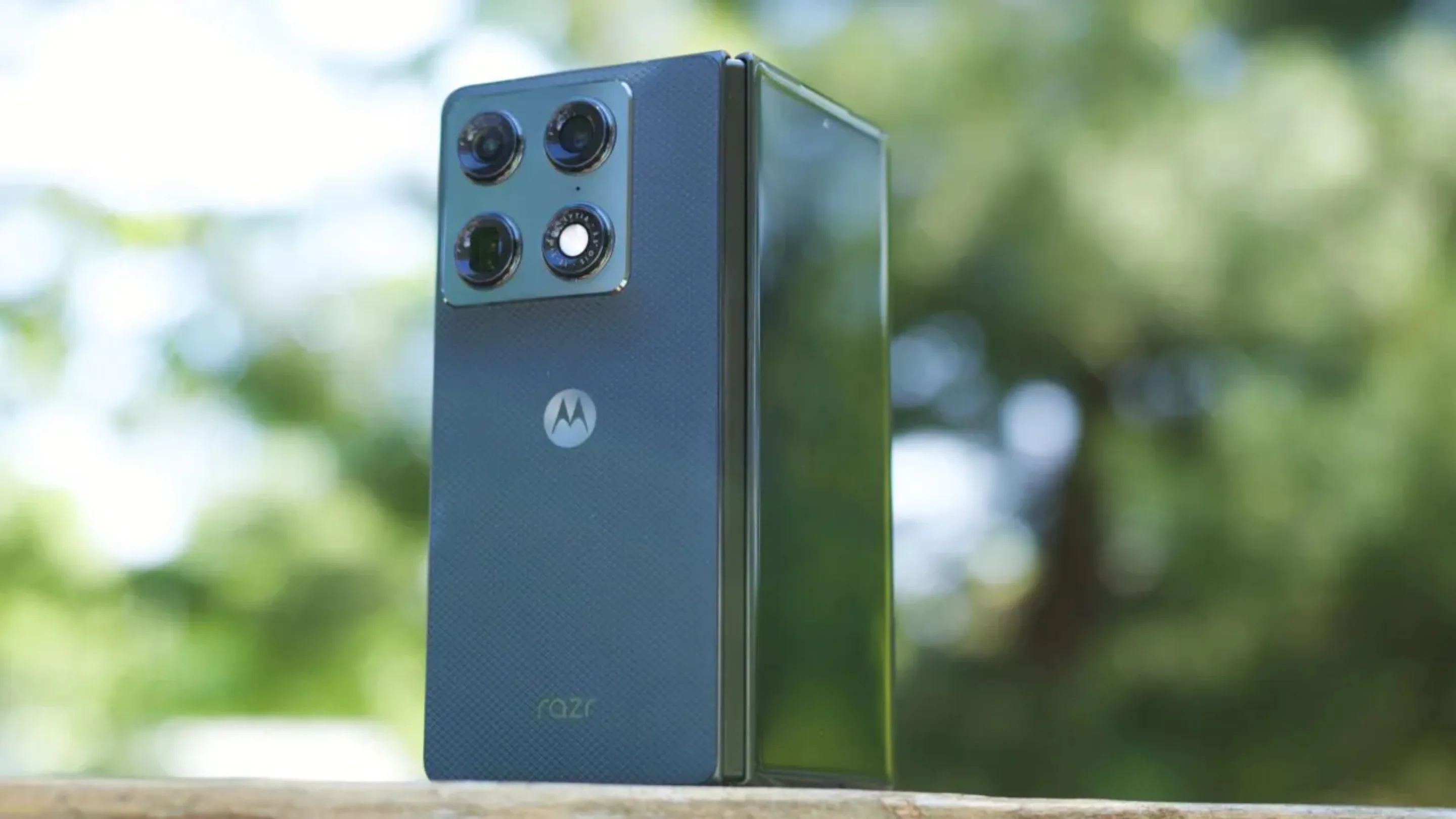 3vRdaxHf dobravel motorola teaser iphone duo