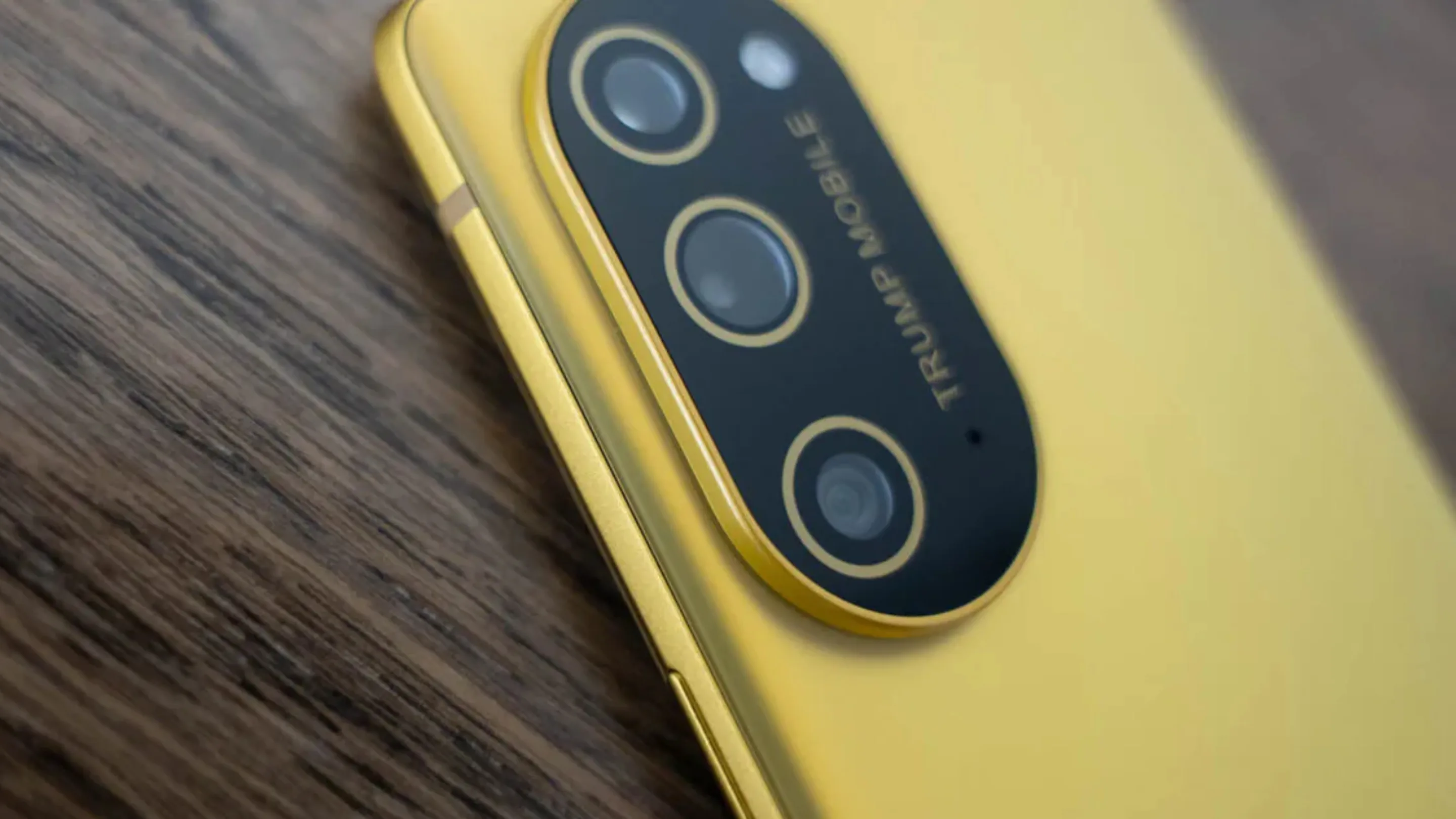Trump Mobile T1: teste de desmontagem revela HTC U24 Pro